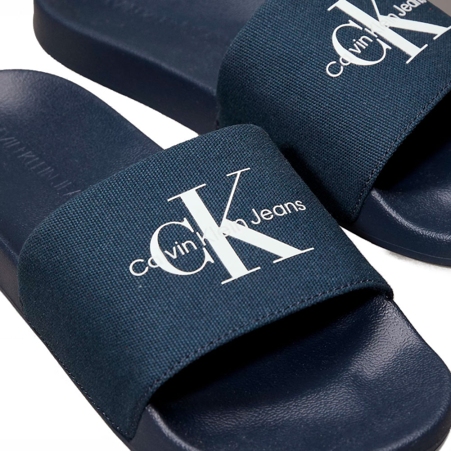 canvas-flip-flops-mit-logo canvas-flip-flops-mit-logo