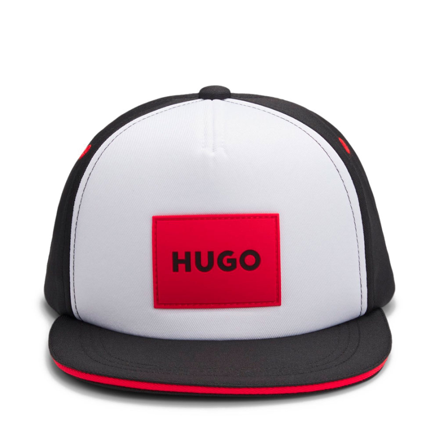 casquette-avec-devant-en-mousse-et-badge-logo-enfant