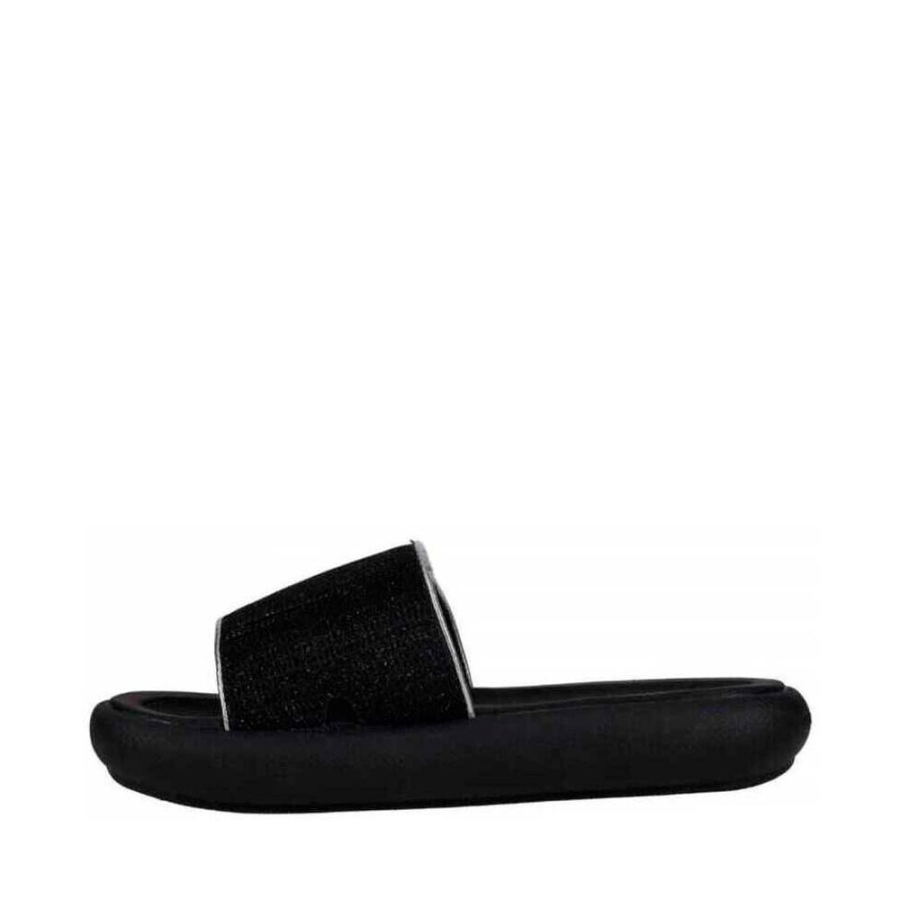 raelynn-darby-flip-flops raelynn-darby-flip-flops