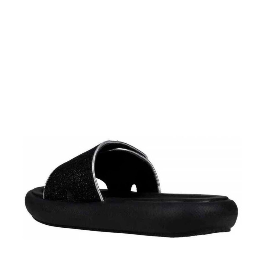 raelynn-darby-flip-flops raelynn-darby-flip-flops