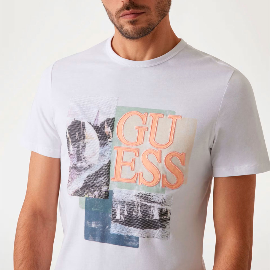 camiseta-com-logo-slim-fit camiseta-com-logo-slim-fit
