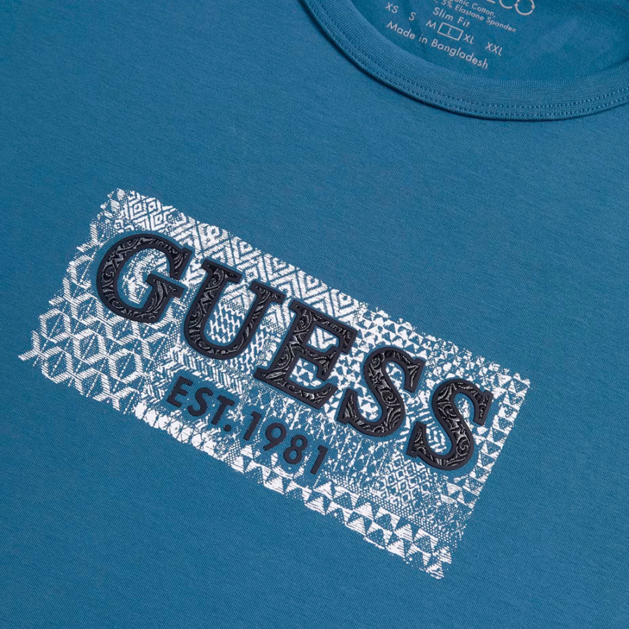 camiseta-con-logotipo-frontal camiseta-con-logotipo-frontal
