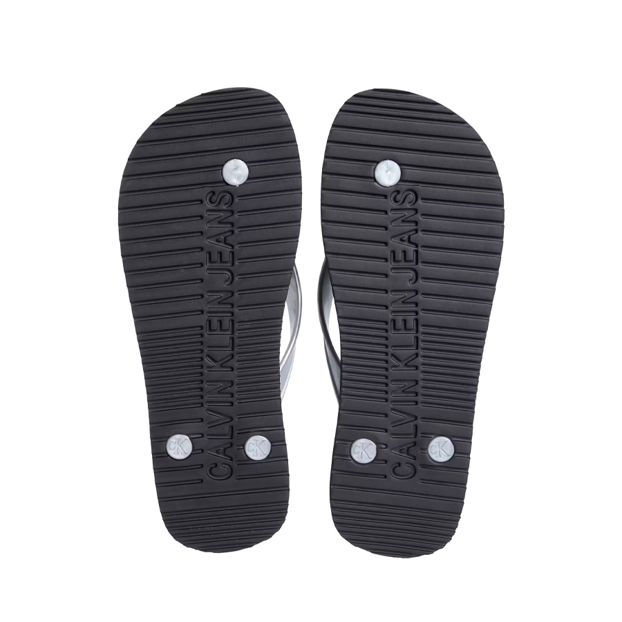 flip-flops-beach-monologue flip-flops-beach-monologue