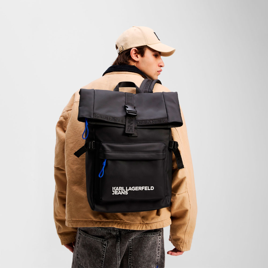 mochila-coated mochila-coated