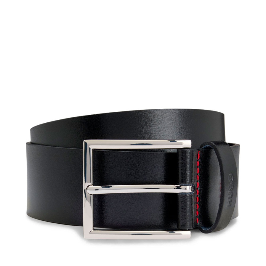 ceinture-en-cuir-avec-logo-sur-la-boucle ceinture-en-cuir-avec-logo-sur-la-boucle