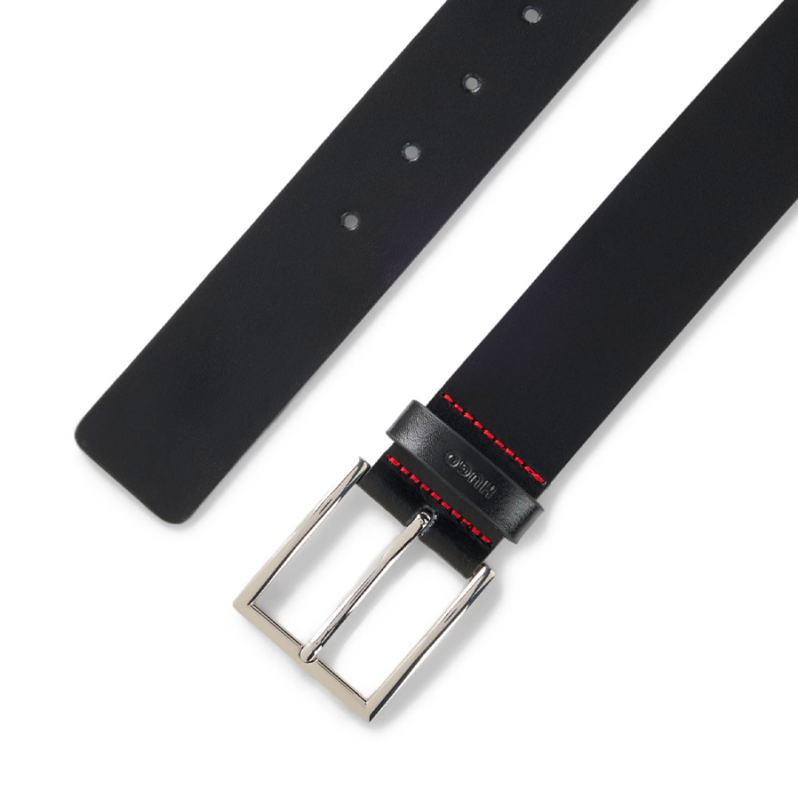 ceinture-en-cuir-avec-logo-sur-la-boucle ceinture-en-cuir-avec-logo-sur-la-boucle