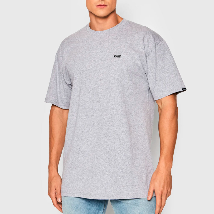 camiseta-cinza-com-logo-no-peito-esquerdo-da-vans camiseta-cinza-com-logo-no-peito-esquerdo-da-vans