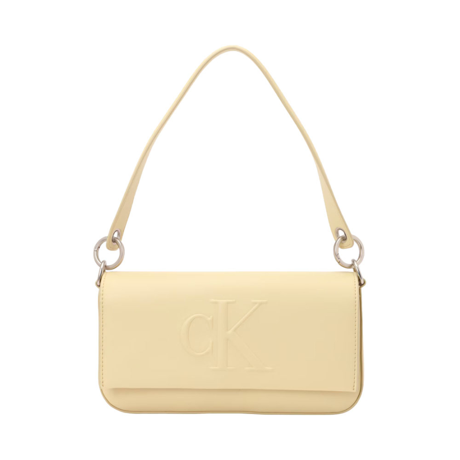 geformte-schultertasche-mit-klappe geformte-schultertasche-mit-klappe