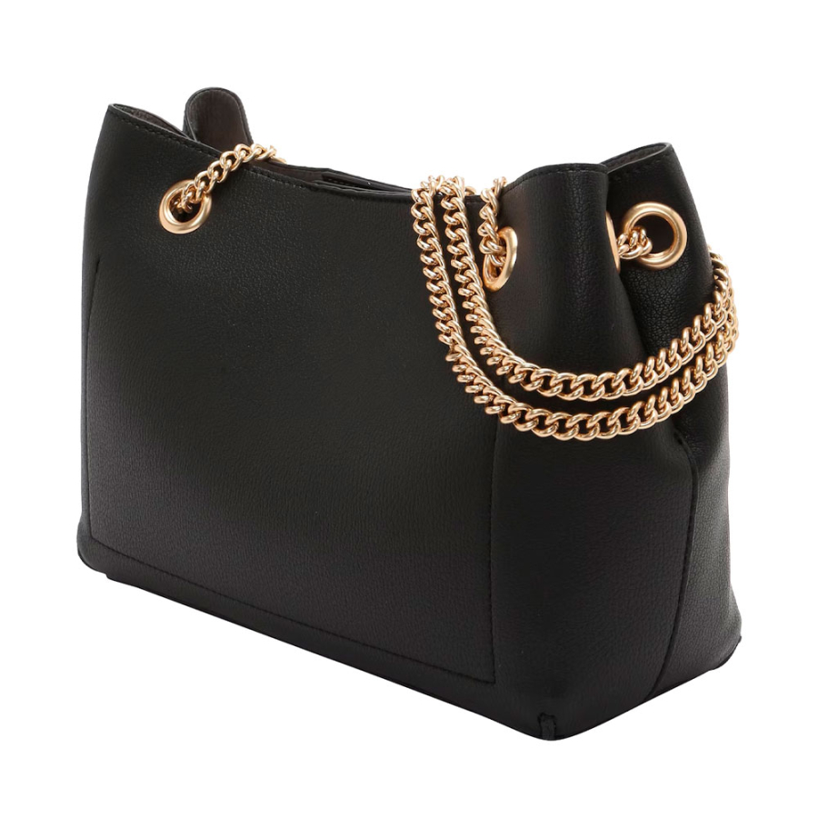 minimalistische-schultertasche-mit-monogramm