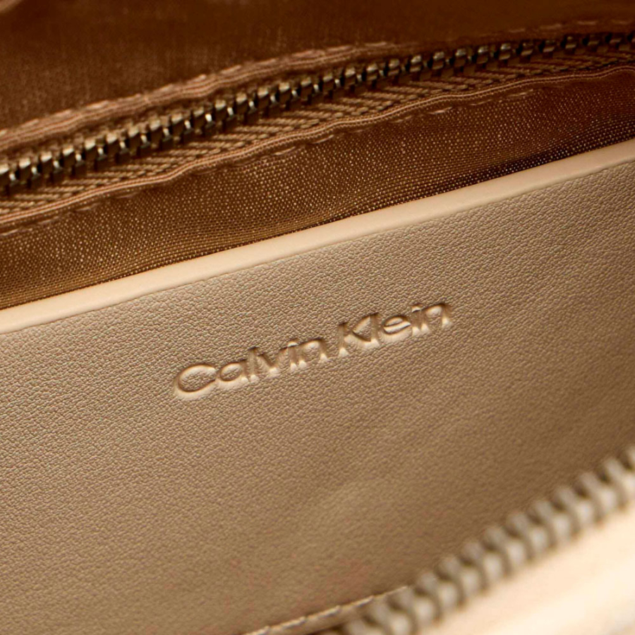 bolso-de-hombro-convertible-de-jacquard-con-logo bolso-de-hombro-convertible-de-jacquard-con-logo