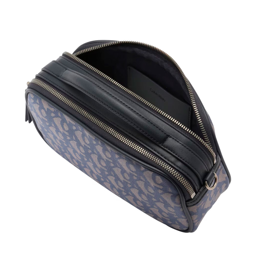 bolso-monogram-crossbody-camera bolso-monogram-crossbody-camera