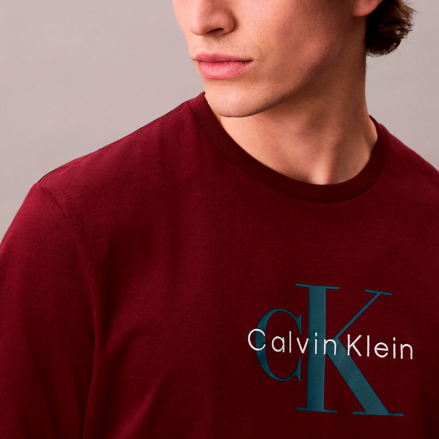 t-shirt-mit-monogramm-logo t-shirt-mit-monogramm-logo