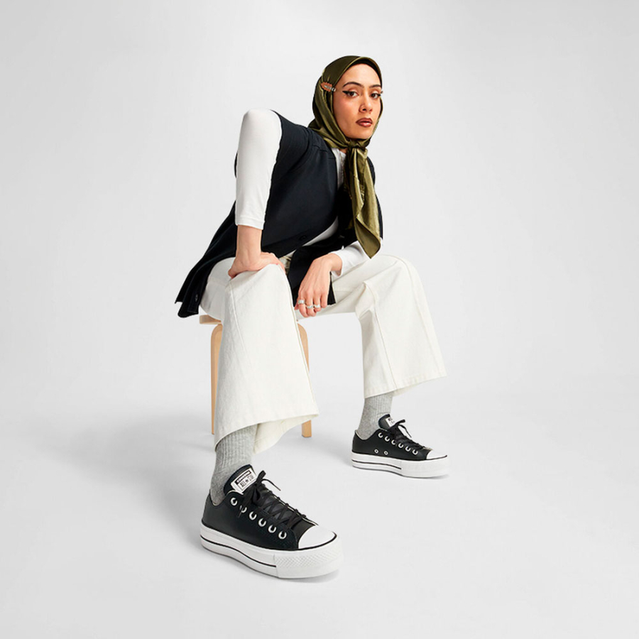 chuck-taylor-all-star-plateau-sneaker-aus-sauberem-leder chuck-taylor-all-star-plateau-sneaker-aus-sauberem-leder