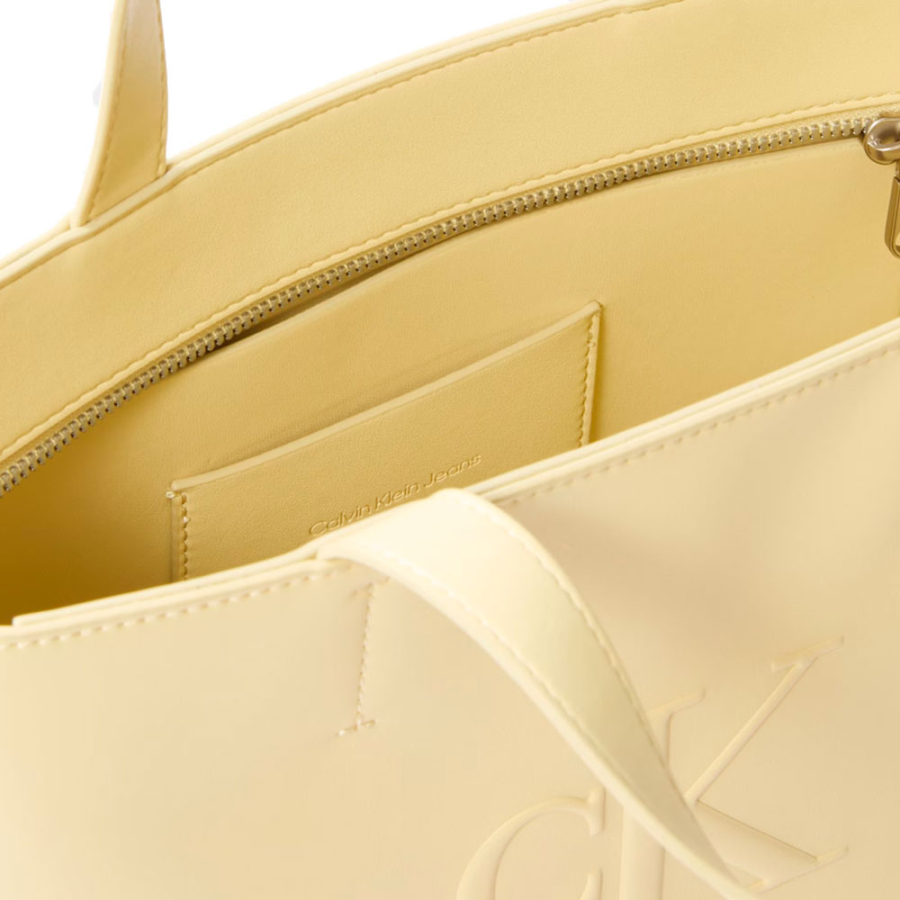 mini-sac-fourre-tout-sculpte mini-sac-fourre-tout-sculpte