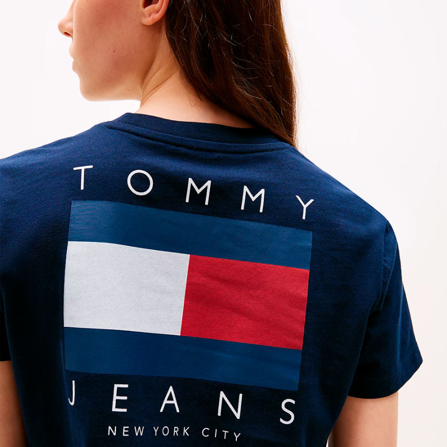 t-shirt-avec-logo-dans-le-dos t-shirt-avec-logo-dans-le-dos