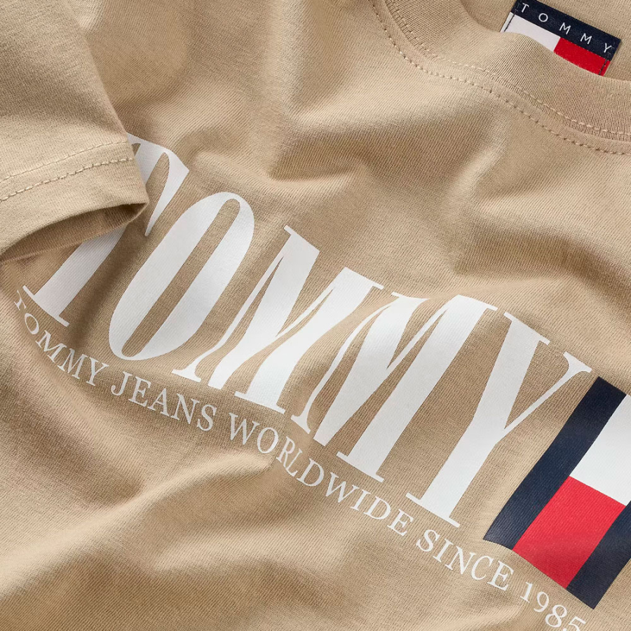 t-shirt-mit-rundhalsausschnitt-und-logo t-shirt-mit-rundhalsausschnitt-und-logo