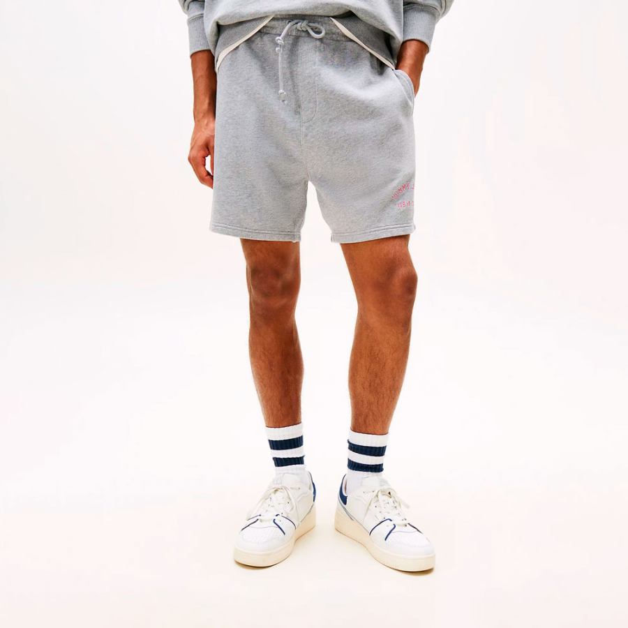 loose-fitting-tracksuit-shorts loose-fitting-tracksuit-shorts
