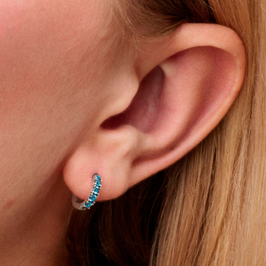hug-earrings-293849c01 hug-earrings-293849c01