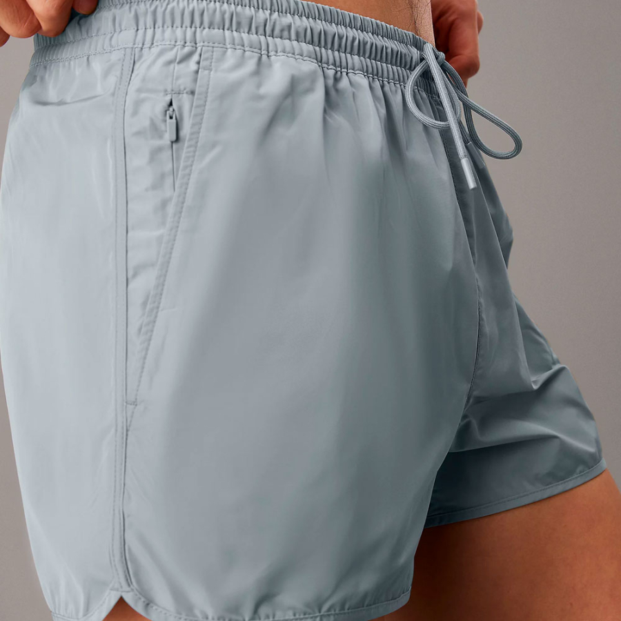 banador-corto-de-runner-ck-essentials banador-corto-de-runner-ck-essentials