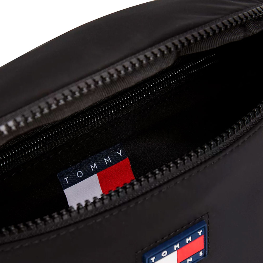 bolsa-de-cintura-com-logotipo-emborrachado bolsa-de-cintura-com-logotipo-emborrachado