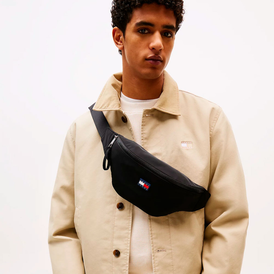 sac-banane-avec-logo-caoutchoute sac-banane-avec-logo-caoutchoute