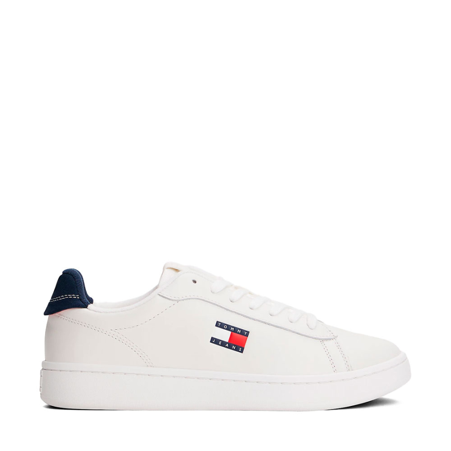 sneakers-dal-design-retro-con-inserti-in-pelle sneakers-dal-design-retro-con-inserti-in-pelle