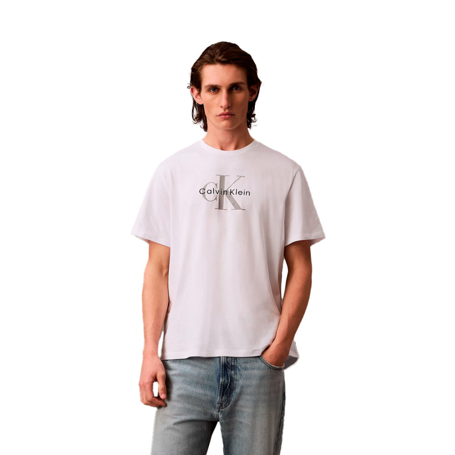 t-shirt-avec-logo-monogramme
