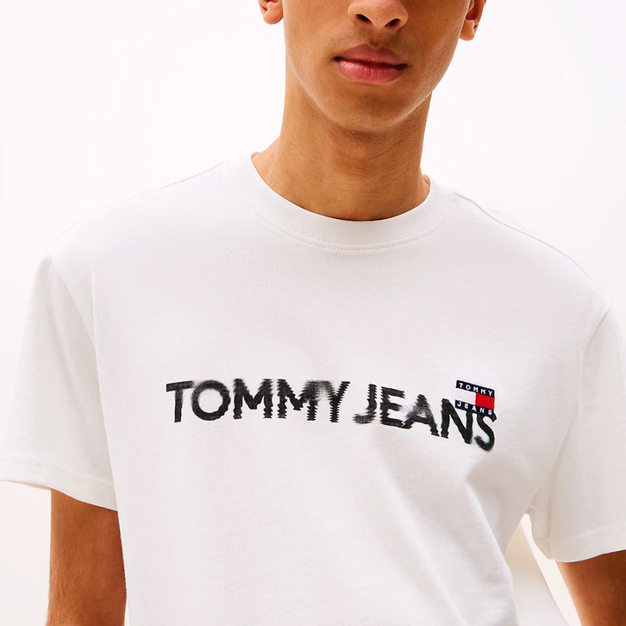 t-shirt-mit-rundhalsausschnitt-und-patch t-shirt-mit-rundhalsausschnitt-und-patch