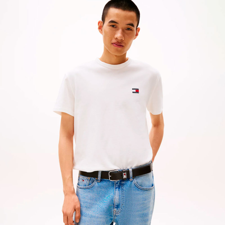 camiseta-con-parche-tonal-de-la-marca camiseta-con-parche-tonal-de-la-marca