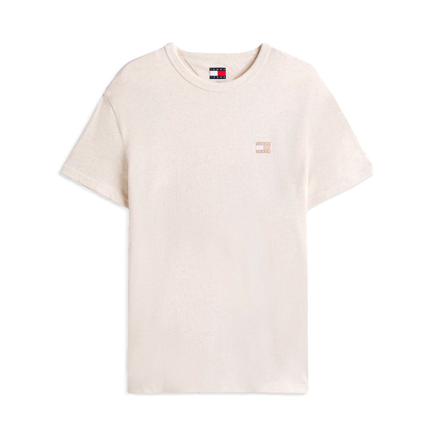 camiseta-com-patch-de-marca-tonal camiseta-com-patch-de-marca-tonal