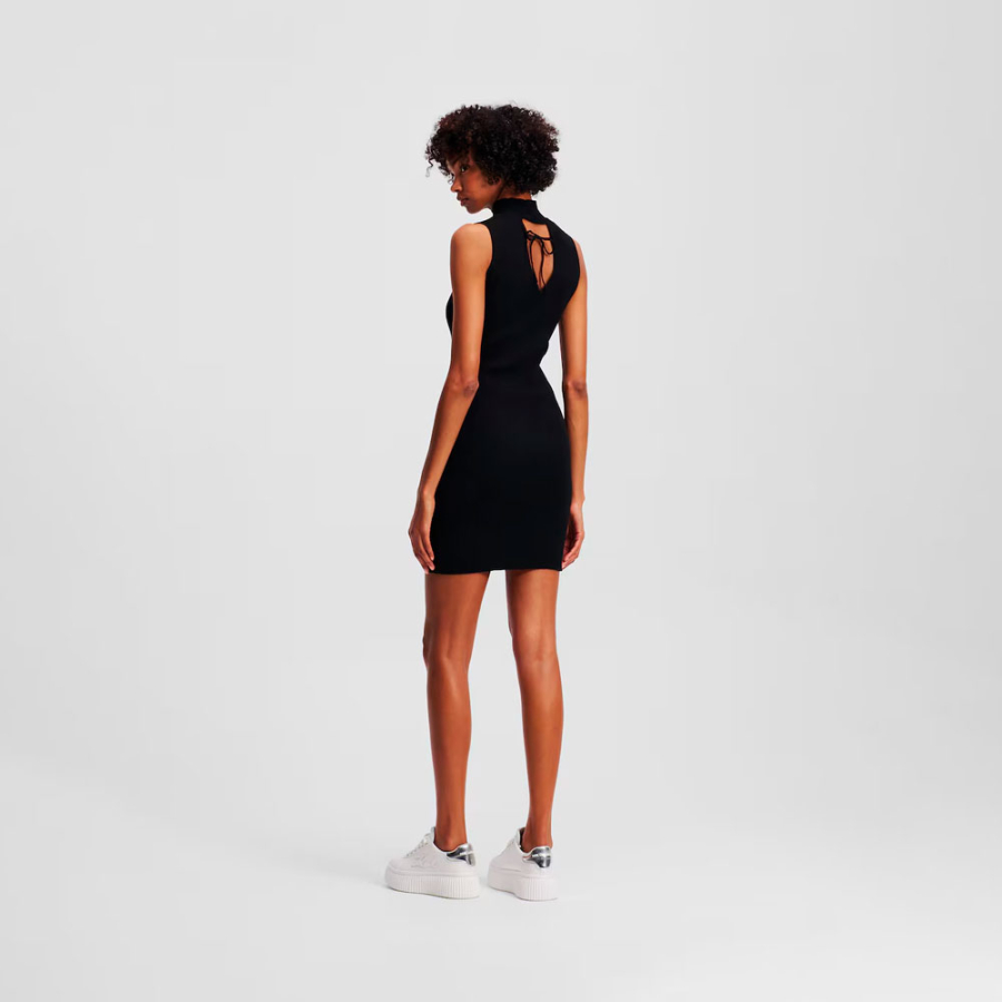 robe-en-maille-a-col-montant robe-en-maille-a-col-montant