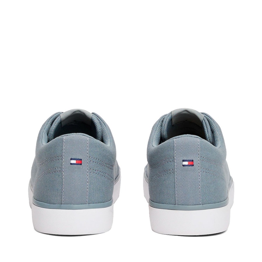 sneaker-mit-logo-patch sneaker-mit-logo-patch