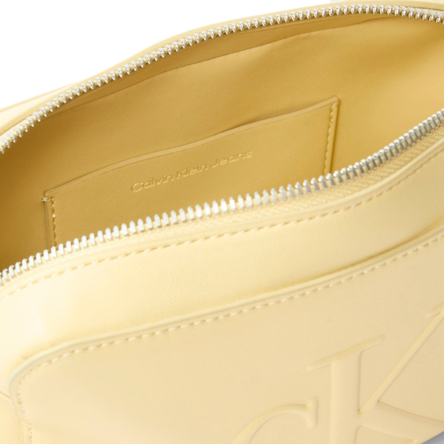 sculpted-camera-shoulder-bag sculpted-camera-shoulder-bag