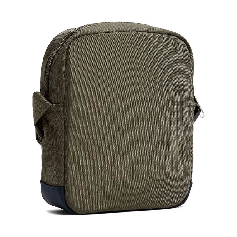 essential-daily-crossbody-bag essential-daily-crossbody-bag