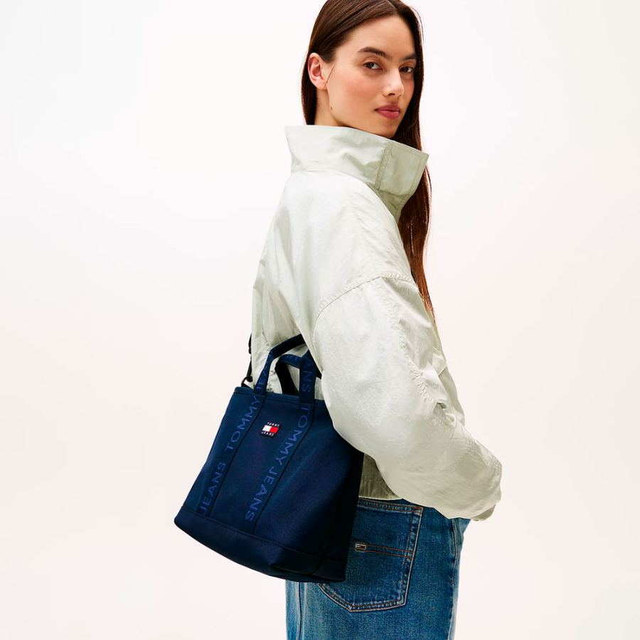 bolso-tote-essential-con-inscripcion bolso-tote-essential-con-inscripcion