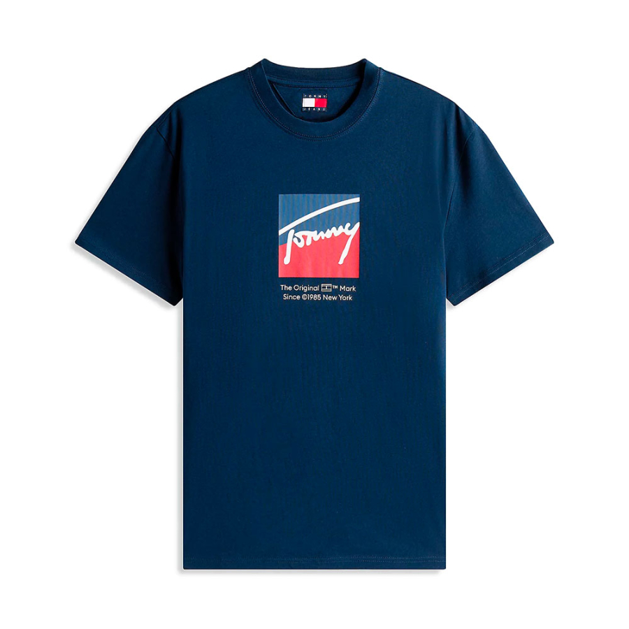 camiseta-con-logo-distintivo camiseta-con-logo-distintivo