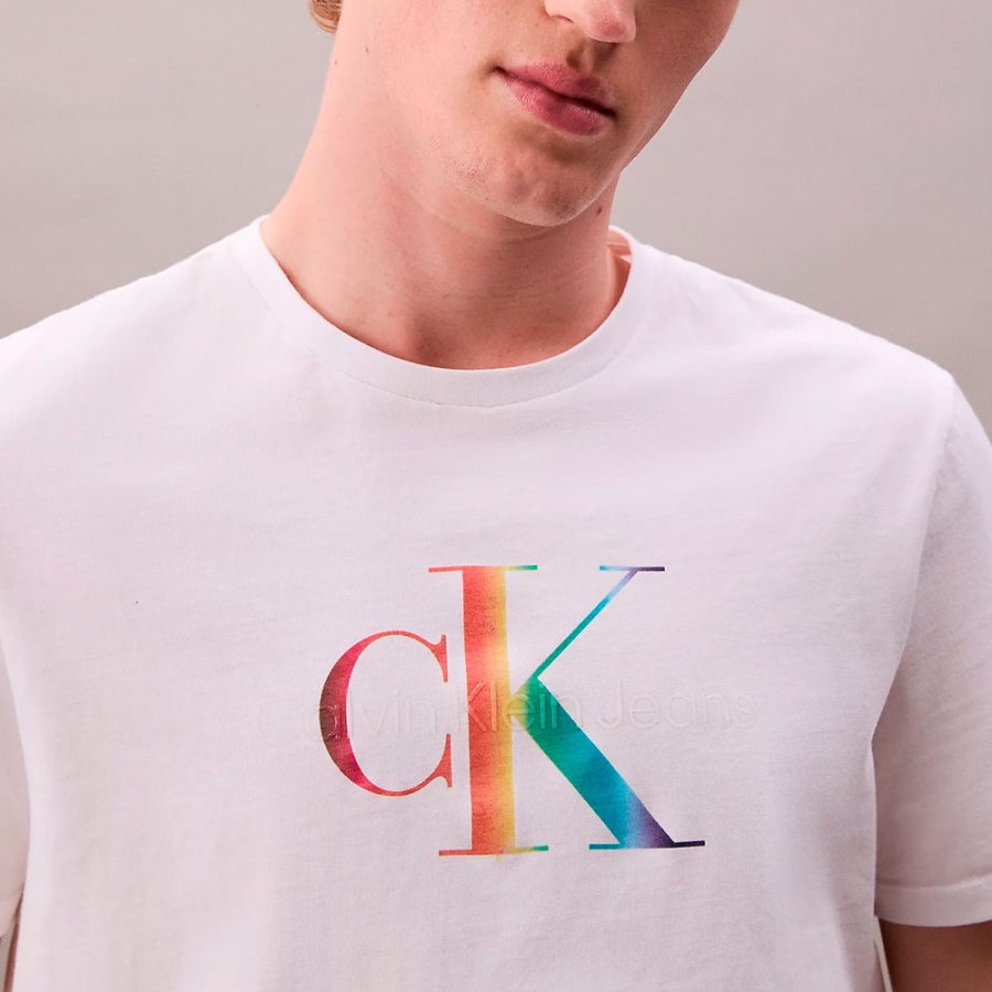 camiseta-con-monograma-arcoiris-pride camiseta-con-monograma-arcoiris-pride