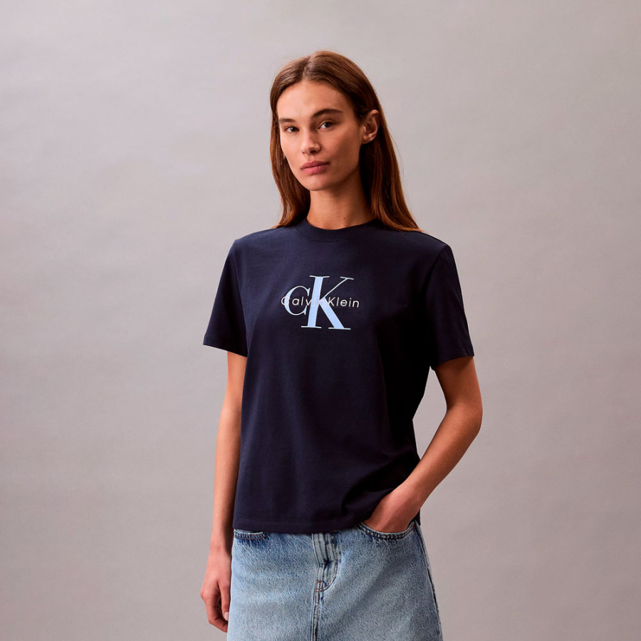 t-shirt-mit-monogramm-logo t-shirt-mit-monogramm-logo