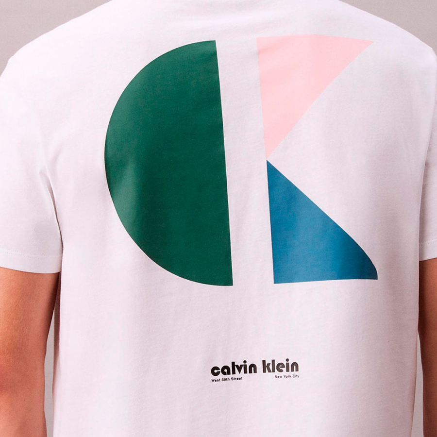 camiseta-com-logotipo-grafico camiseta-com-logotipo-grafico