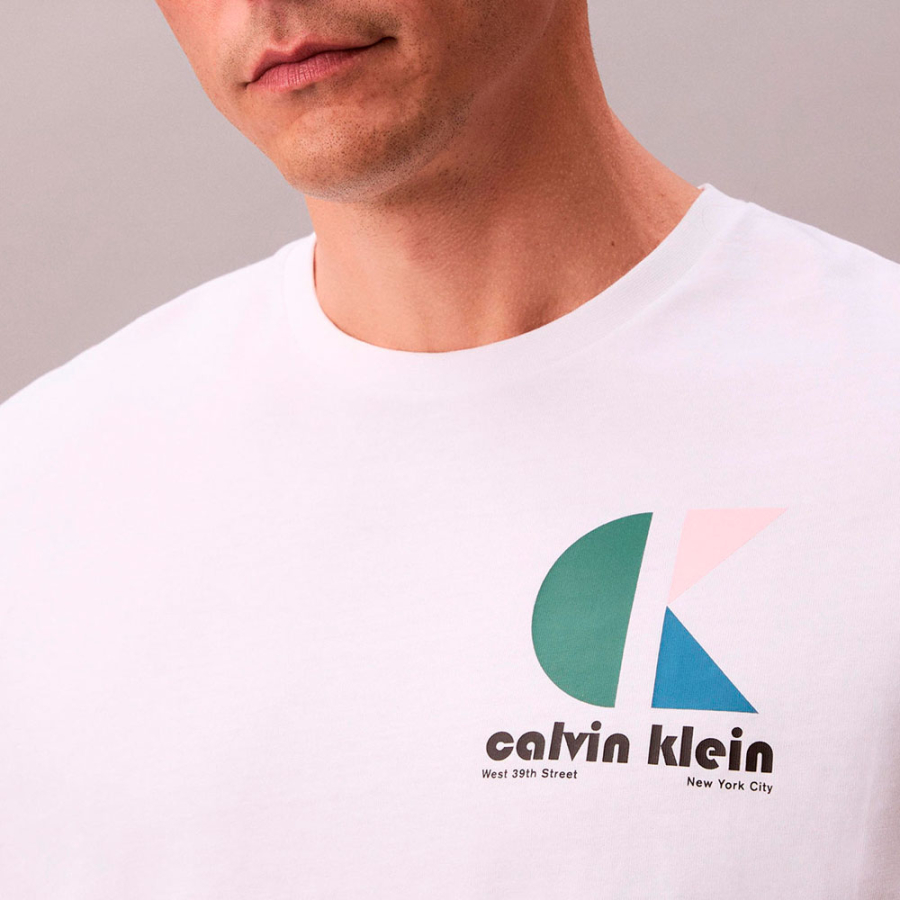 camiseta-com-logotipo-grafico camiseta-com-logotipo-grafico