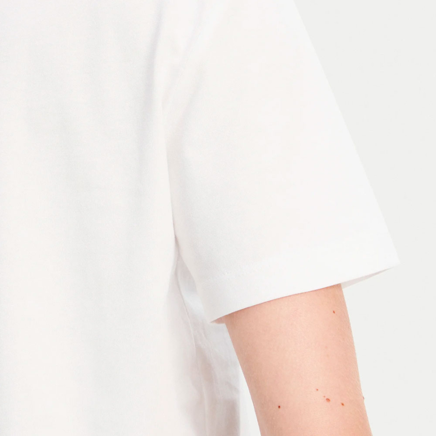 camiseta-com-logotipo-classico camiseta-com-logotipo-classico