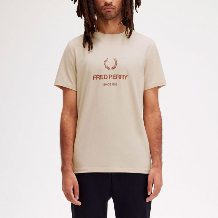 t-shirt-con-grafica-del-marchio