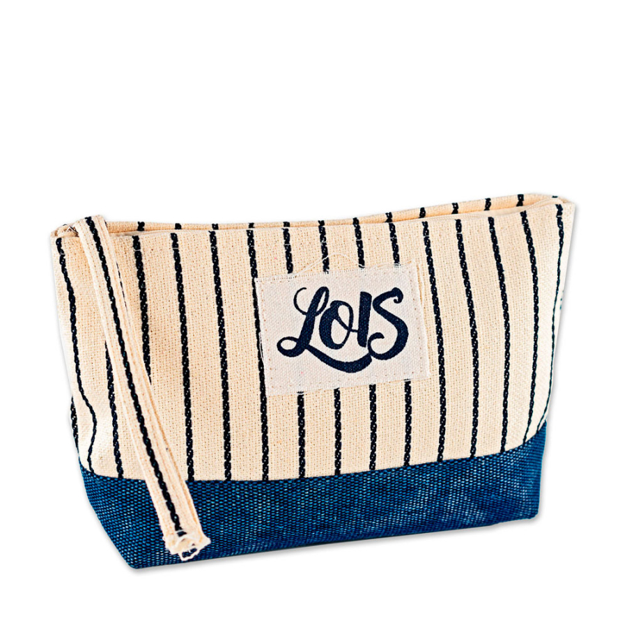 toiletry-bag-with-handle