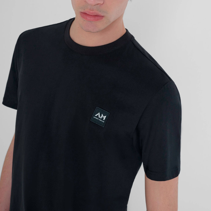 regular-fit-tee-with-logo-patch regular-fit-tee-with-logo-patch