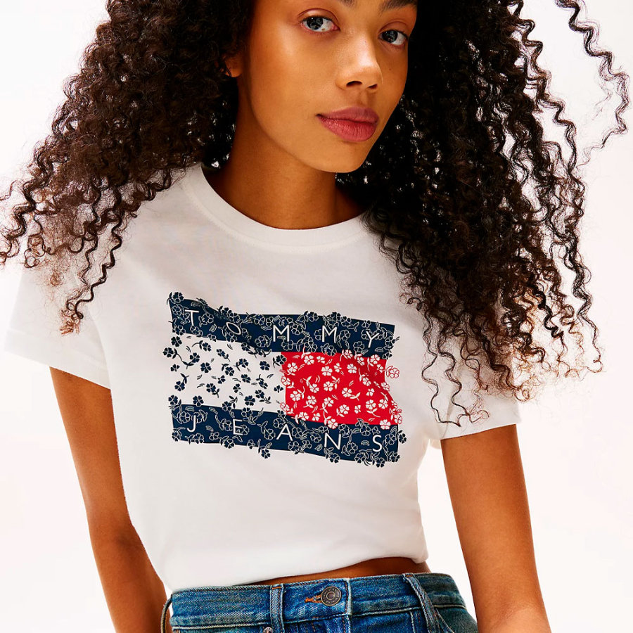 camiseta-con-logo-floral camiseta-con-logo-floral