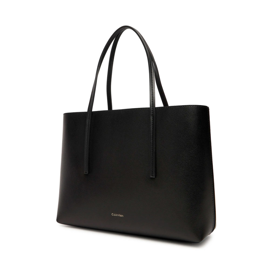 kleine-tote-tasche-mit-folienlogo