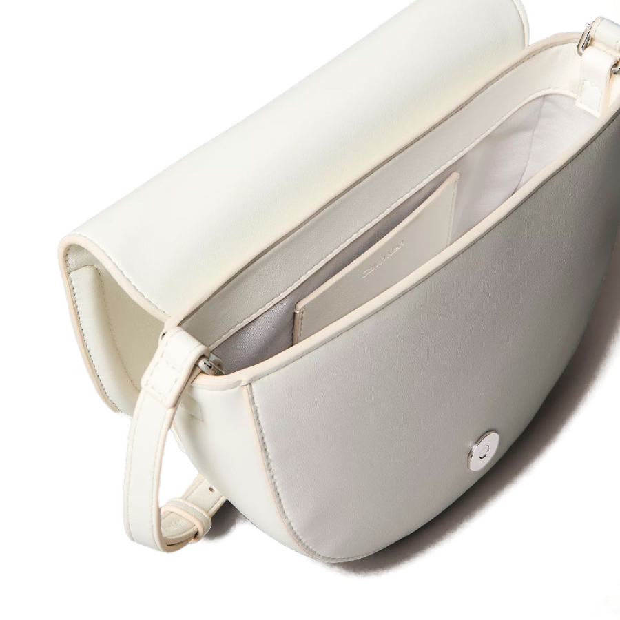 sacoche-de-selle-avec-monogramme-grave sacoche-de-selle-avec-monogramme-grave