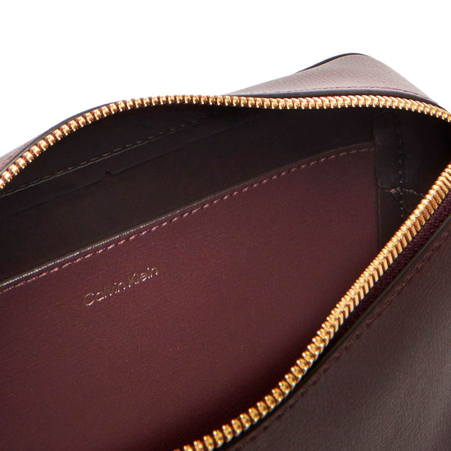 bandolera-foil-logo-elongated-camera-bag bandolera-foil-logo-elongated-camera-bag