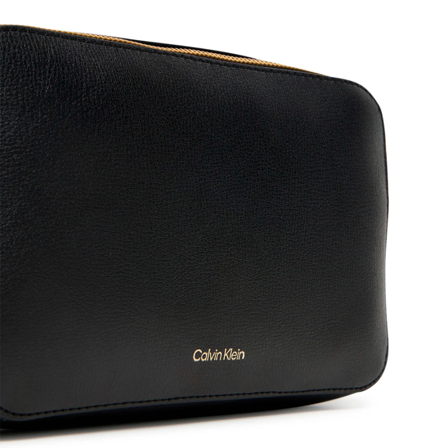 bandolera-foil-logo-elongated-camera-bag bandolera-foil-logo-elongated-camera-bag