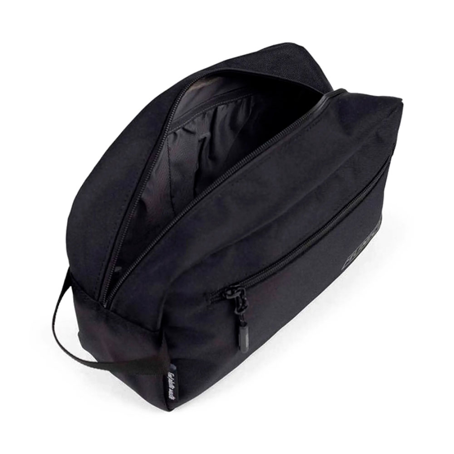 team-sports-toiletry-bag